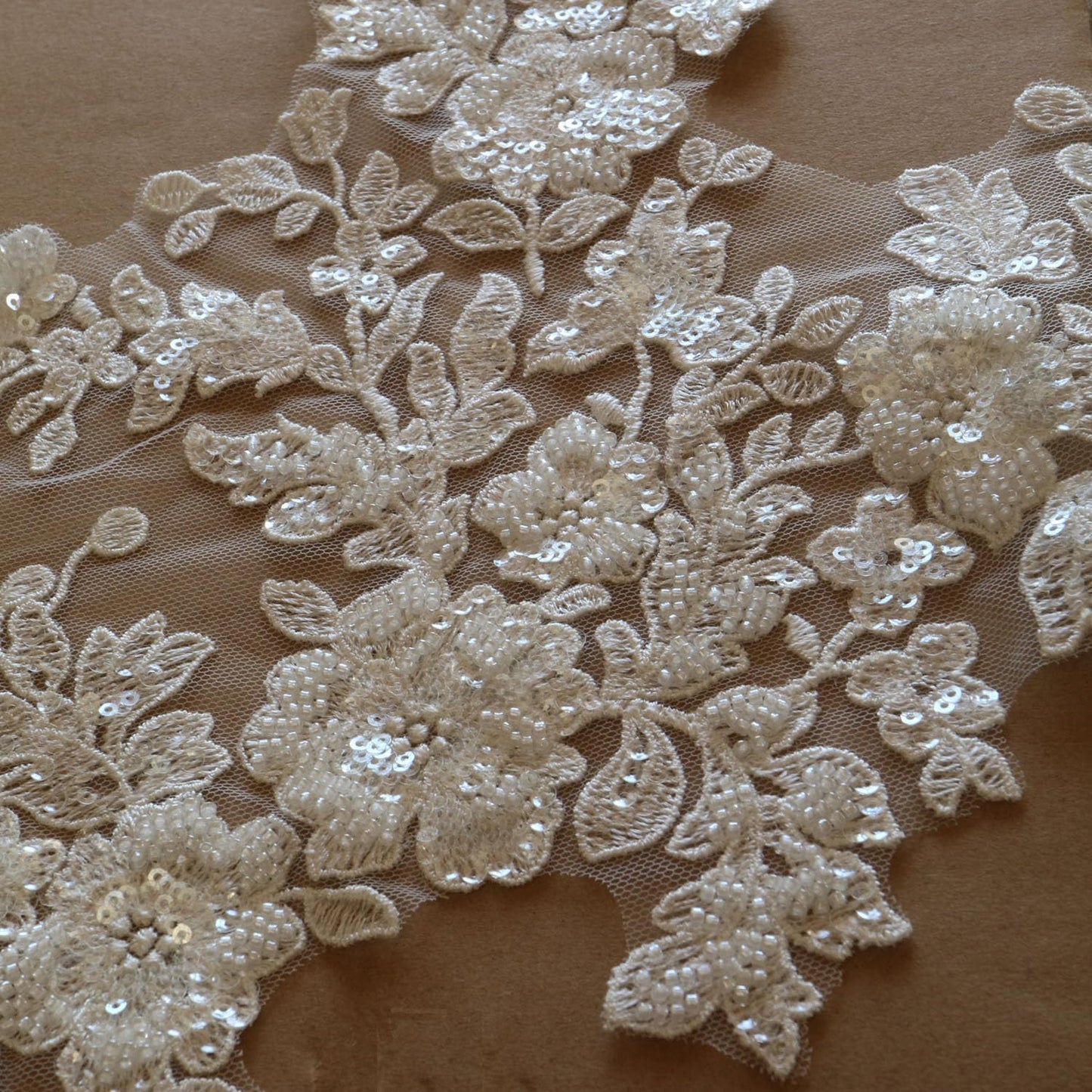 G-RUI 1yard Luxury Beaded Embroidery lace Appliques for Wedding Dresses Rhinestone lace Applique Patches Embroidery lace parches ropa (P3265)